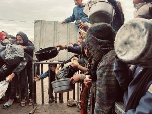 استهداف التكايا - تجويع المدنيين في غزة  كأداة للإبادة الجماعية | فلسطيننا